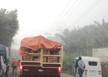 Bloquean carretera