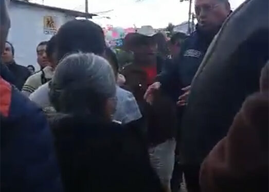 Insulta alcalde a colonos