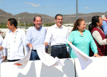 Reconocen diputados el impacto social de la obra pública