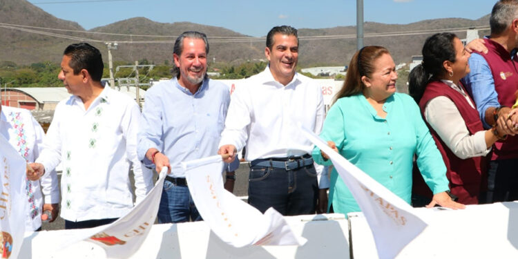 Reconocen diputados el impacto social de la obra pública