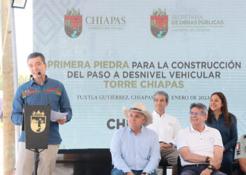 Rutilio Escandón da banderazo a construcción