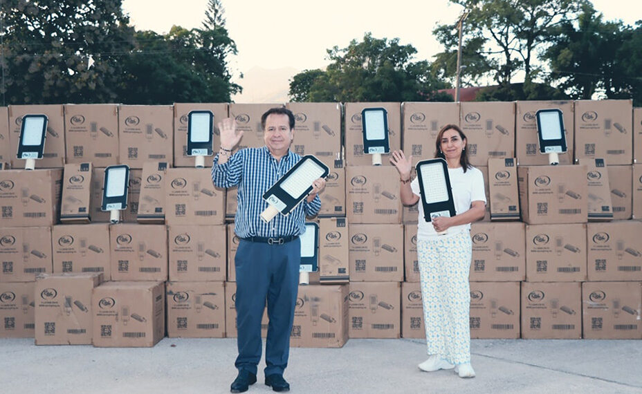 Anuncia adquisición de más de 2 mil lámparas