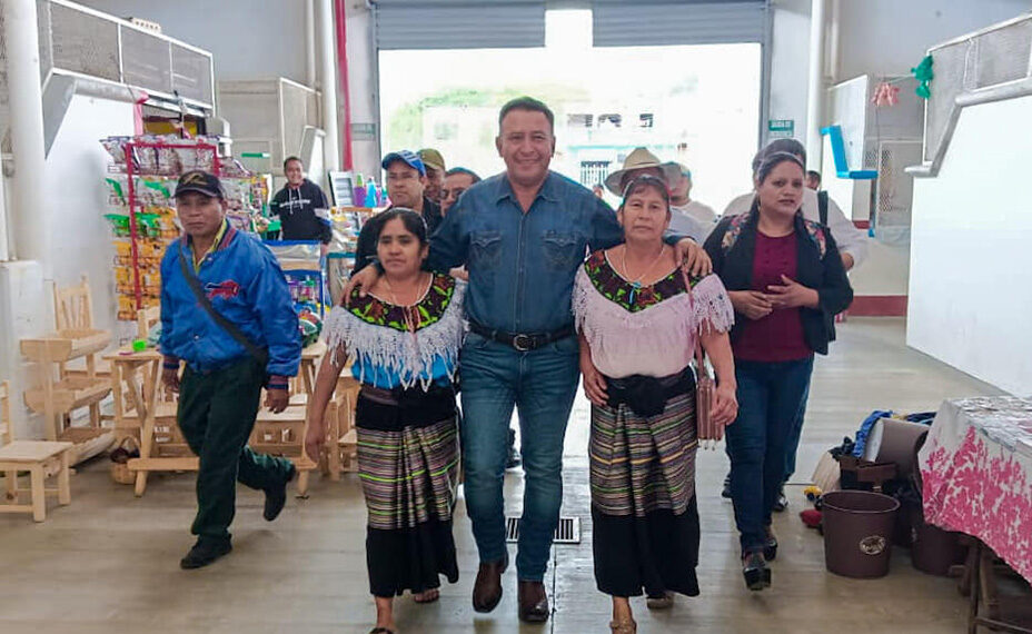 Asiste al Cuarto Aniversario del mercado nuevo La Selva