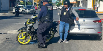 Vehículo “fantasma” arrolla a motorista