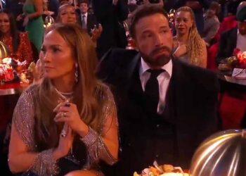 ¿Aburrido o molesto? La actitud de Ben Affleck junto a JLo que lo puso en la mira durante los Grammy