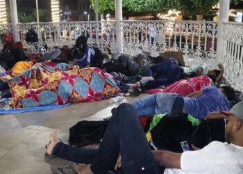 Migrantes piden ayuda para salir de Chiapas
