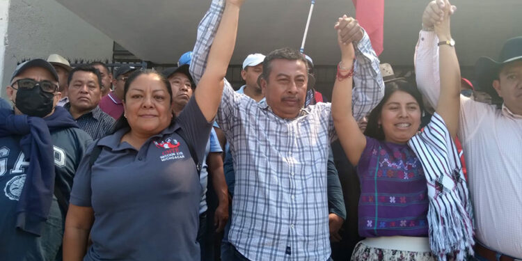 Niega que busca la reelección