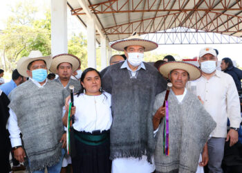 Inauguró construcción del sistema de agua potable