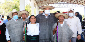 Inauguró construcción del sistema de agua potable