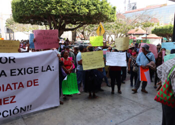 Se manifiestan para exigir la destitución de alcaldesa