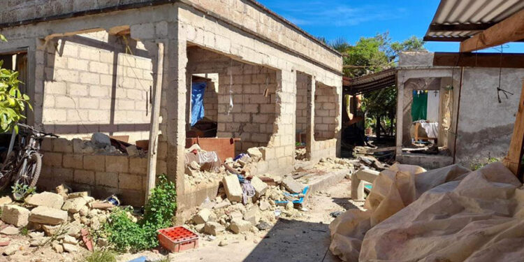 Desplazados exigen pago de daños