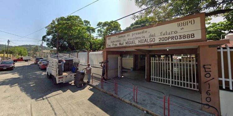 Detienen a director de escuela primaria en Oaxaca por presunto abuso sexual de una alumna