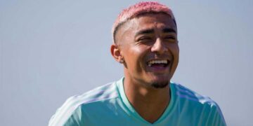 ¡Nuevo culé! Julián Araujo ya luce los colores del Barcelona