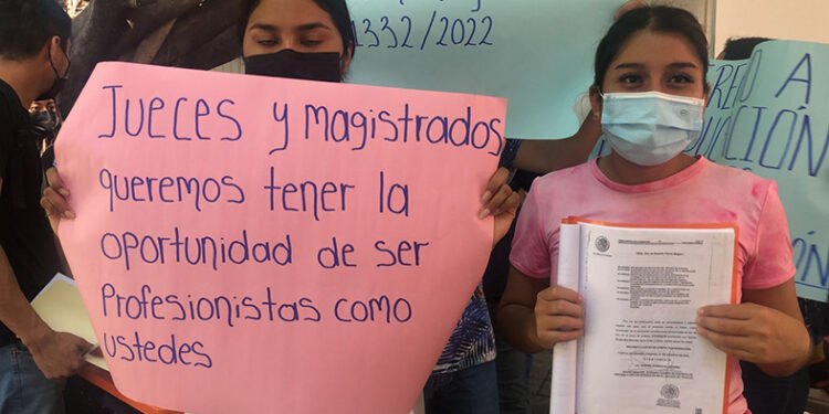 Les niegan la inscripción; está apegado a derecho dice SEF