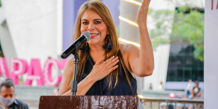 Con éxito se realiza el festival del postre y noche de trova