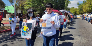 Continúa la búsqueda de docente
