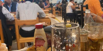 Siguen quejas por mal servicio en restaurantes