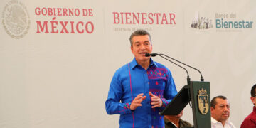 Entregó tarjetas de nueva incorporación a pensiones