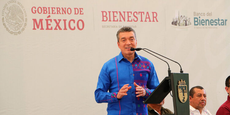 Entregó tarjetas de nueva incorporación a pensiones