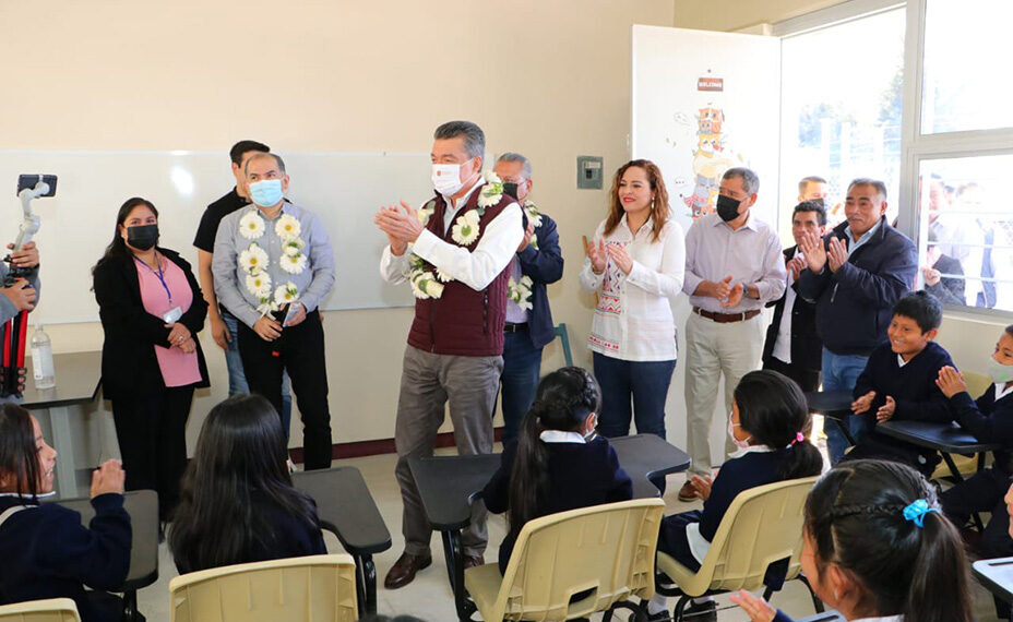 Inauguró espacios en la primaria “José de Allende y Unzaga”