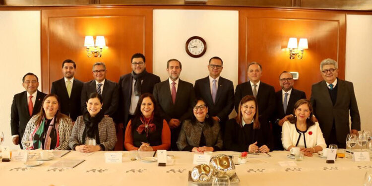 Se reúne con la presidenta de la SCJN