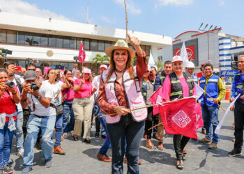 Da banderazo de rehabilitación integral del parque central
