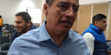 Van tras la edil de Teopisca