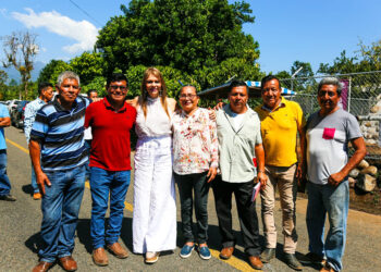 Inaugura red del sistema de agua entubada