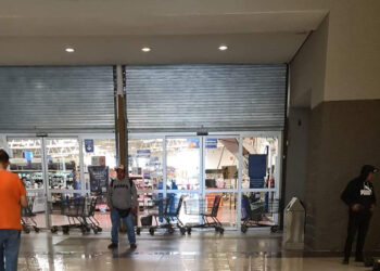 Organización bloquea tienda de autoservicio
