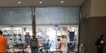 Organización bloquea tienda de autoservicio