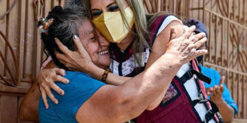 ROSY URBINA CERCANA A LA GENTE