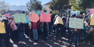 Locatarios se manifiestan