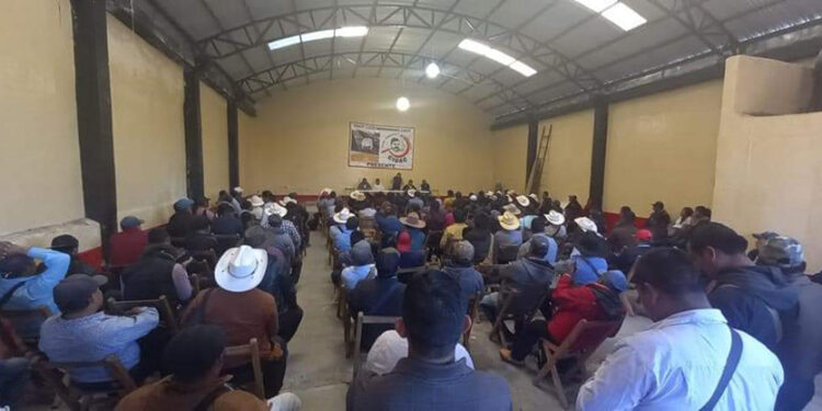 Exigen castigo a paramilitares