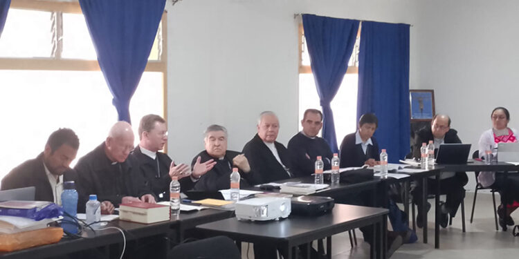 Busca Diócesis coleta misas en lengua materna