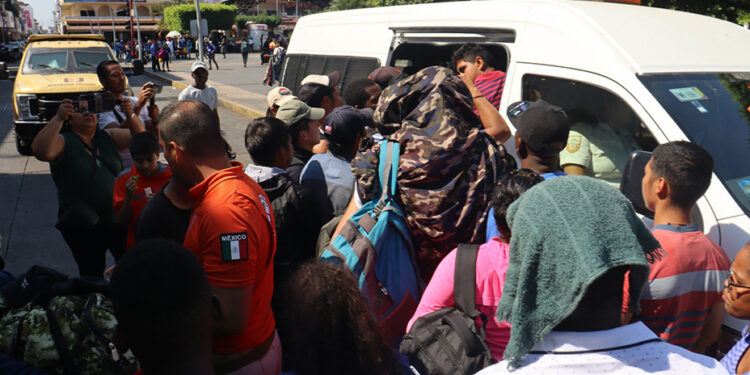 No agiliza el INM sus documentos