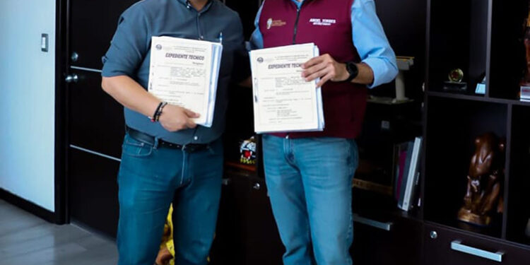 SE REÚNEN JAVIER MAZA Y ÁNGEL TORRES