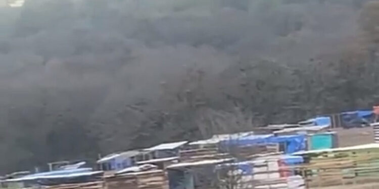 Encapuchados invaden tierras coletas