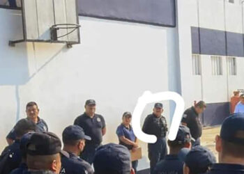 Policía agredió a balazos a su esposa