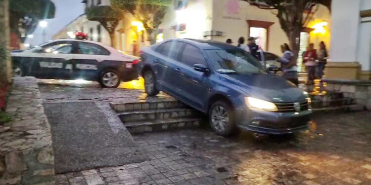 Se desmayó al volante