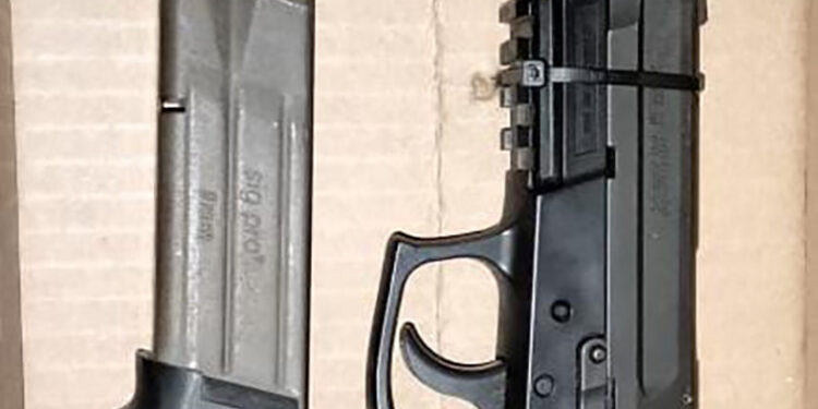 Portaba tremendo pistolón