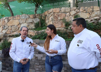 Adán augusto remonta, sus contrincantes se estancan