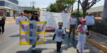 Desaparecen siete; familiares exigen aparición con vida