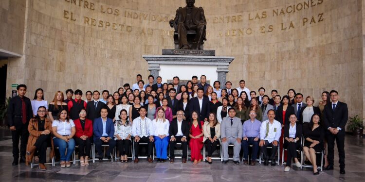 Jóvenes estudiantes de la Unach, participan