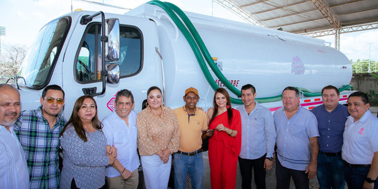 Refuerza parque vehicular de servicios municipales
