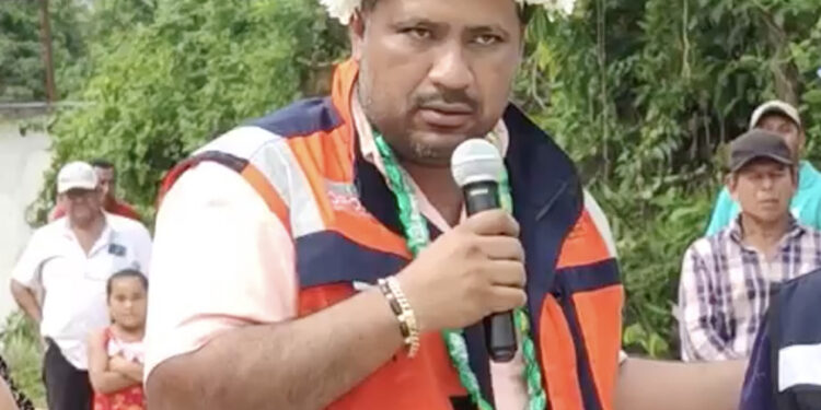 Robertony Orozco se jinetea la paga