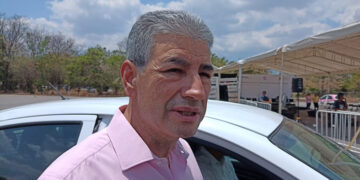 Por ningún motivo los deben conducir hombres