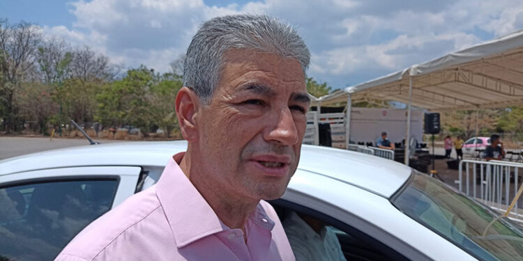 Por ningún motivo los deben conducir hombres