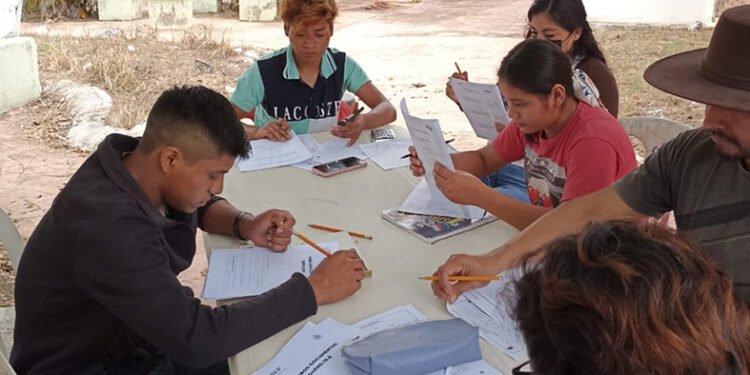 Niños y niñas chiapanecas sin acceso a la red de internet