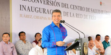 Inauguró reconversión del centro de salud y red de frío