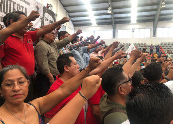 Analizan protestas en visita de AMLO